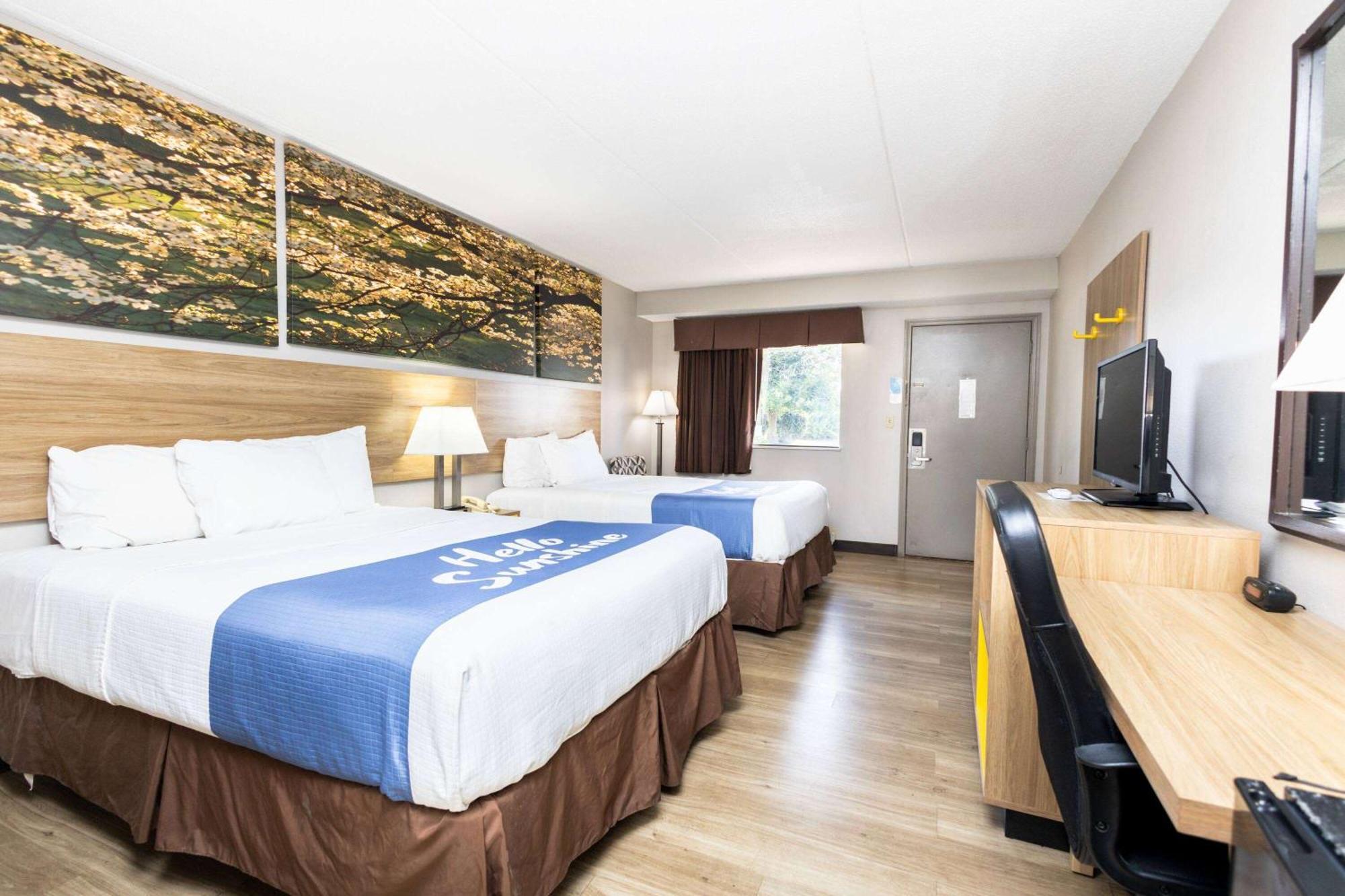 Days Inn By Wyndham Dayton Huber Heights Northeast מראה חיצוני תמונה