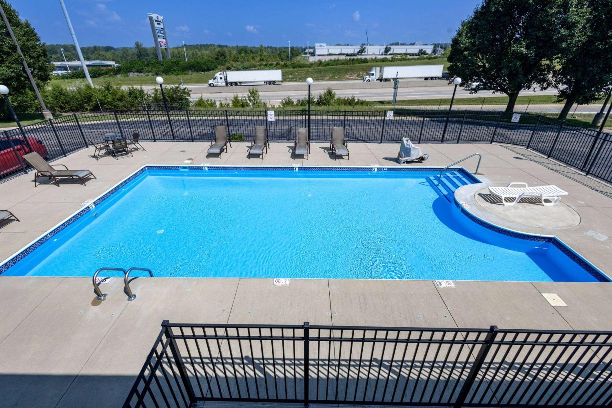 Days Inn By Wyndham Dayton Huber Heights Northeast מראה חיצוני תמונה